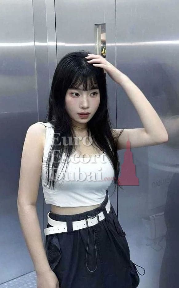 Chanida, 21, escort in Dubai — Malaysian, 166 cm (photo 2 of 4)