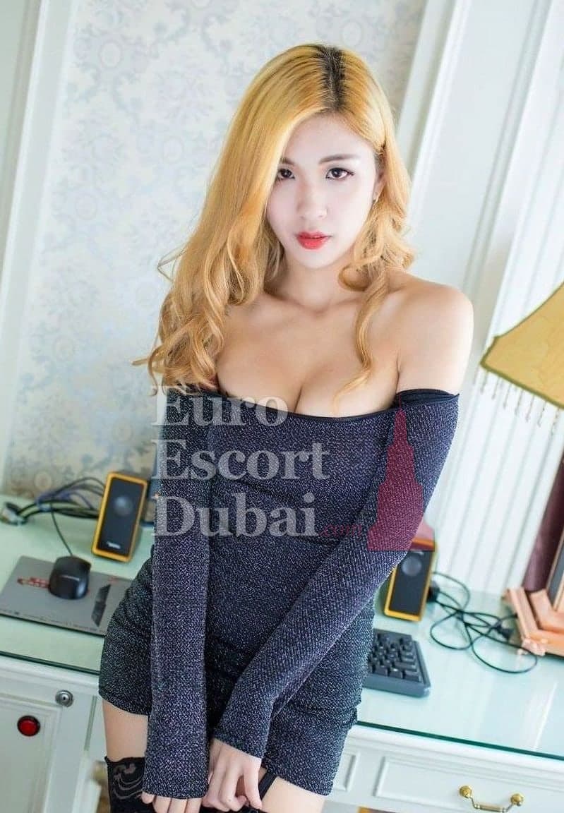 Kamala, 26, escort in Dubai — Indonesian, 168 cm (photo 8 of 10)