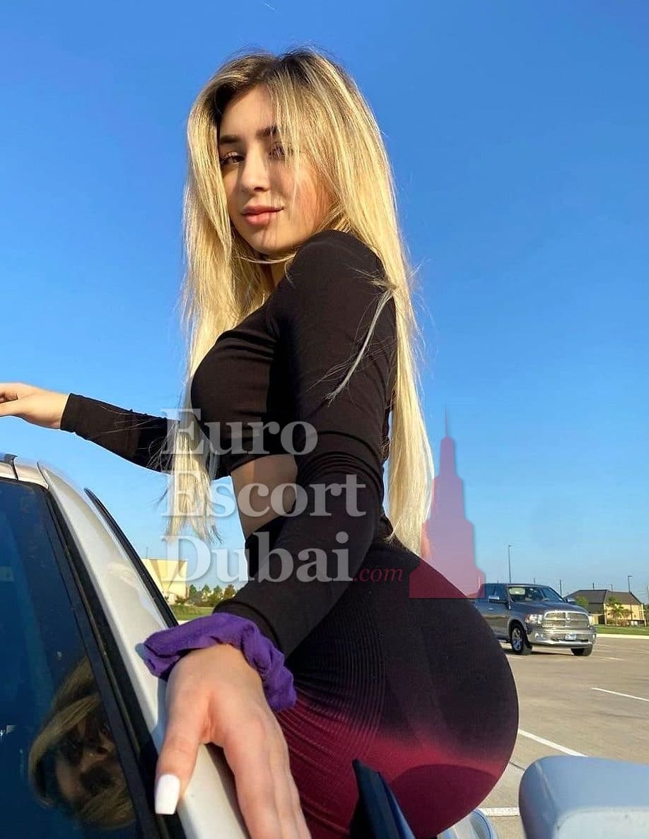 Romane, 26, escort in Al Ain — 170 cm, blonde hair (photo 3 of 10)