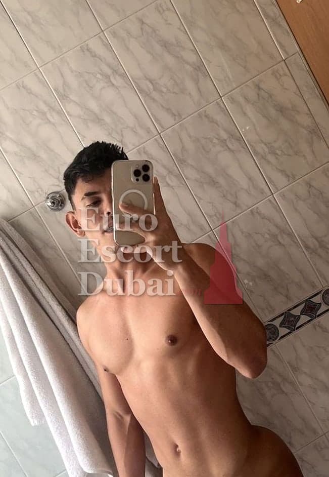 Diego, 26, escort in Sharjah — 173 cm, brown hair (photo 10 of 13)