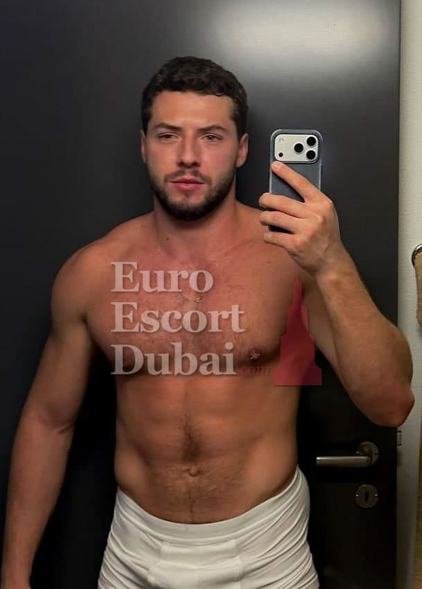 Jared, 27, escort in Dubai — black hair, 178 cm (photo 1 of 12)
