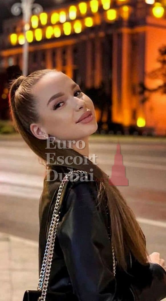 Seraphima, 26, escort in Dubai — 165 cm, brown hair (photo 3 of 4)