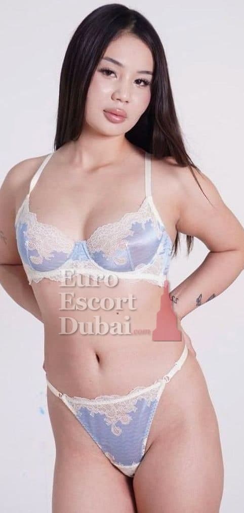 Laura, 19, escort in Dubai — 163 cm, brown hair (photo 12 of 13)