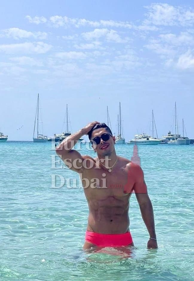 Adil, 26, escort in Dubai — black hair, 173 cm (photo 11 of 13)