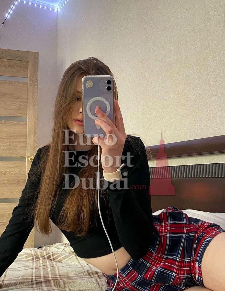 Estrella, 31, escort in Abu Dhabi — Colombian, 165 cm (photo 5 of 5)