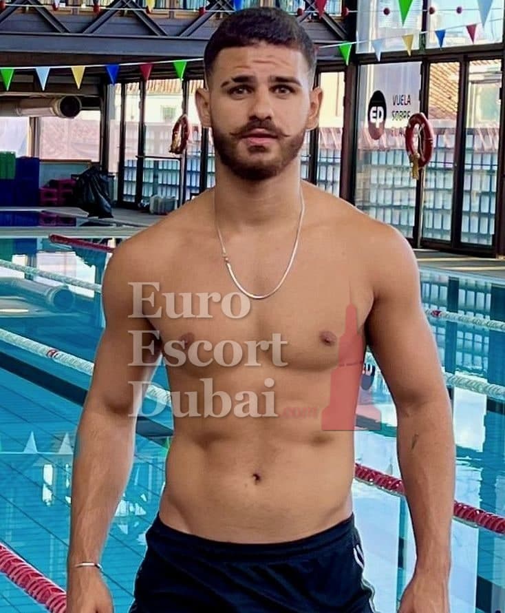 Matteo, 23, escort in Dubai — black hair, 173 cm (photo 5 of 9)