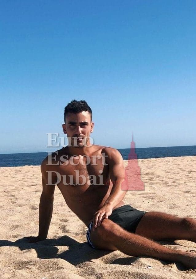 Hamza, 28, escort in Dubai — black hair, Brazilian (photo 10 of 10)