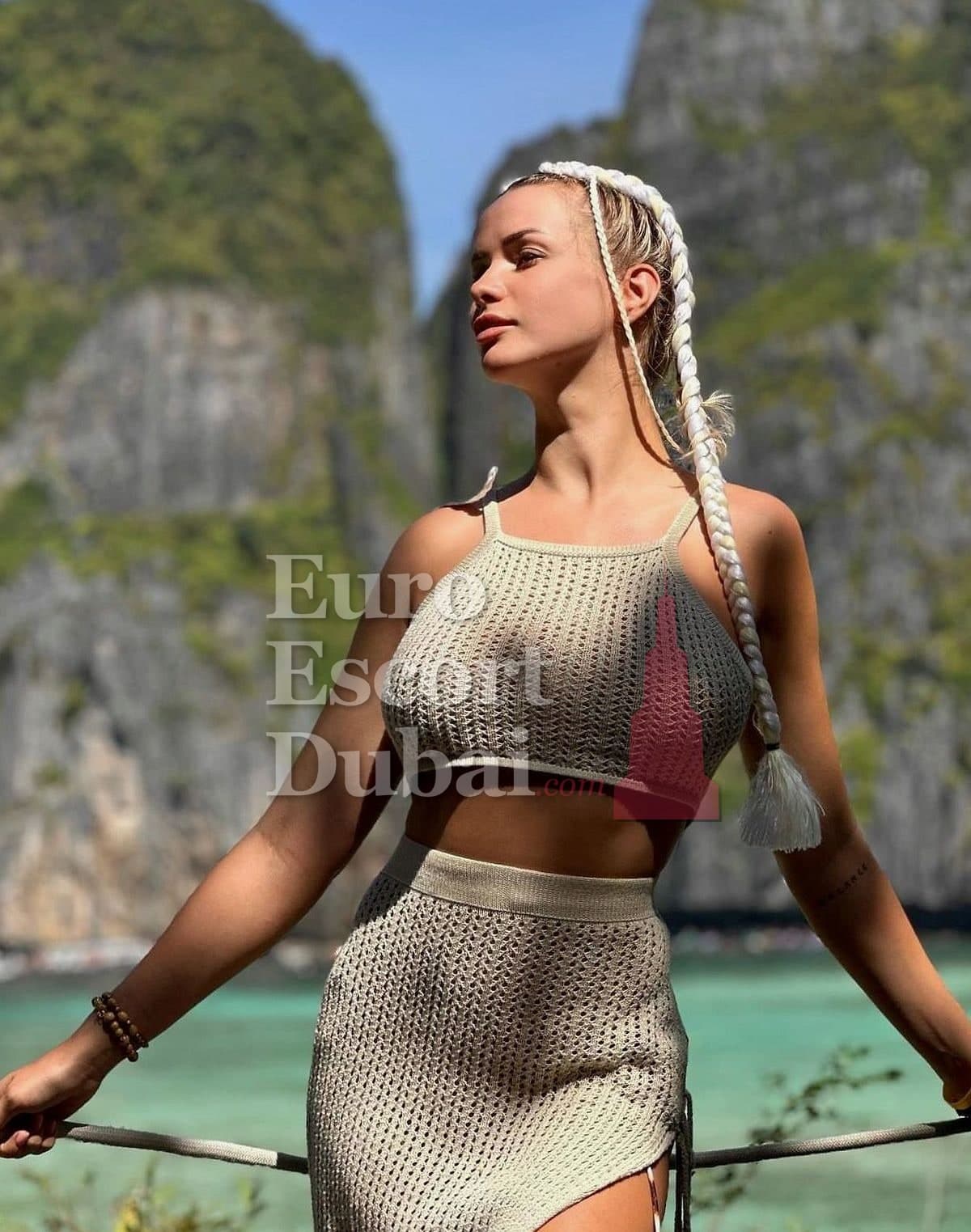Raisa, 30, escort in Dubai — 168 cm, blonde hair (photo 8 of 10)