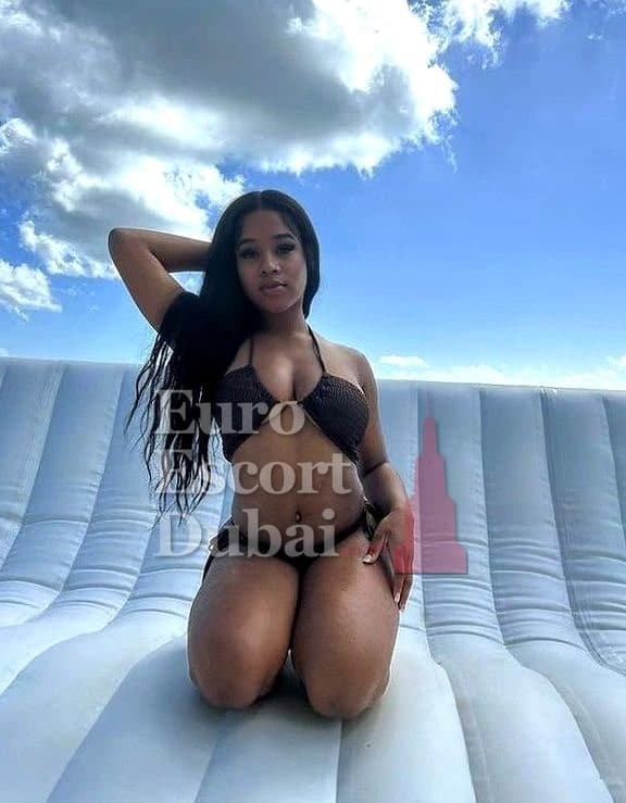 Asha, 25, escort in Dubai — black hair, 156 cm (photo 1 of 4)