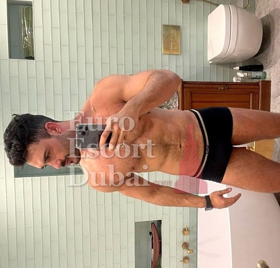 Yazan, 29, escort in Dubai — black hair, 180 cm (photo 3 of 13)