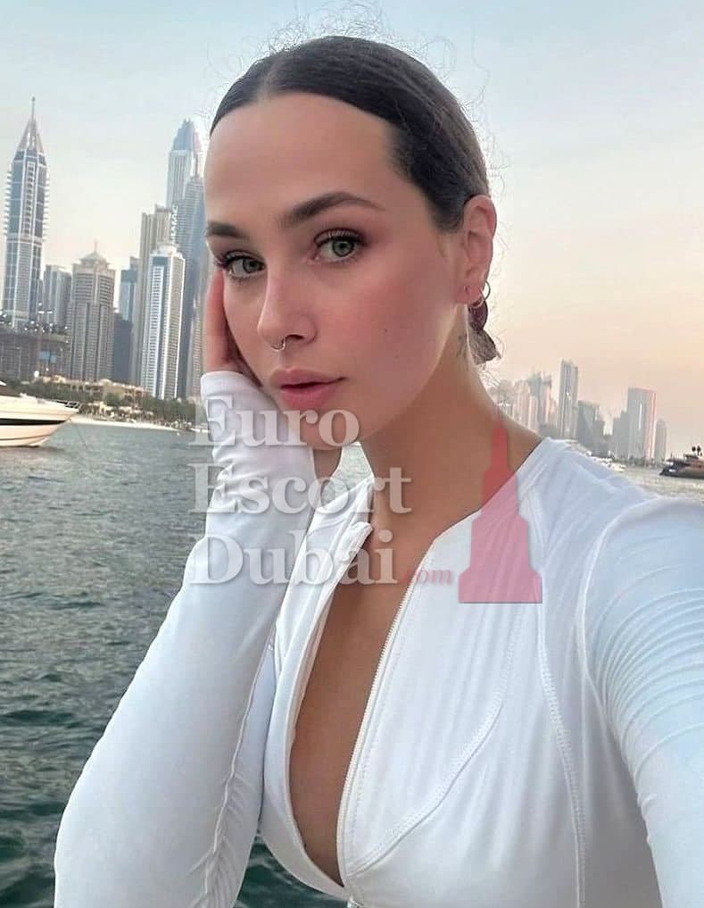 Roxana Skye, 27, escort in Dubai — Belarusian, 170 cm (photo 2 of 13)