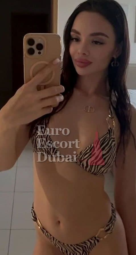 Indira, 23, escort in Dubai — Kazakh, 168 cm (photo 8 of 13)