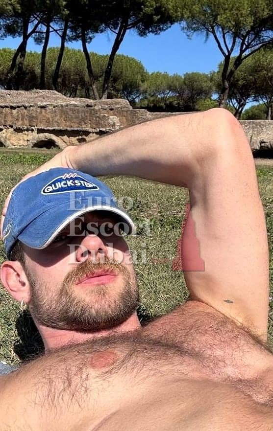 David, 32, escort in Dubai — brown hair, 183 cm (photo 1 of 8)