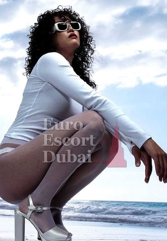 Wilma, 28, escort in Dubai — 168 cm, black hair (photo 8 of 13)