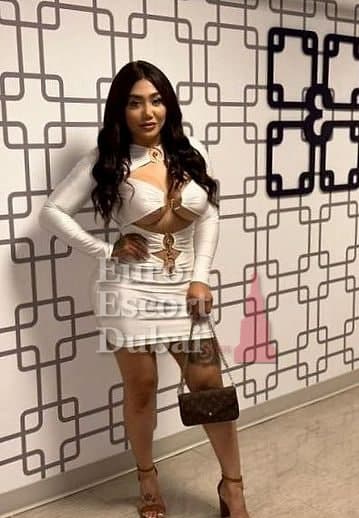 Renata Rain, 25, escort in Dubai — 167 cm, brown hair (photo 9 of 13)