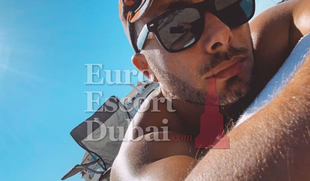 Fadi, 27, escort in Dubai — 178 cm, black hair (photo 4 of 13)
