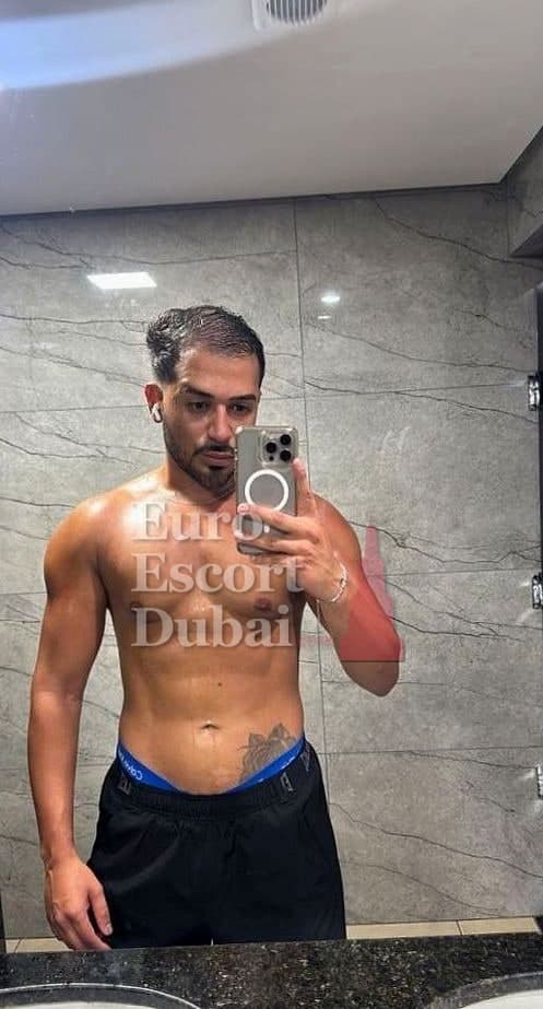 Rafael, 22, escort in Abu Dhabi — black hair, 175 cm (photo 7 of 7)