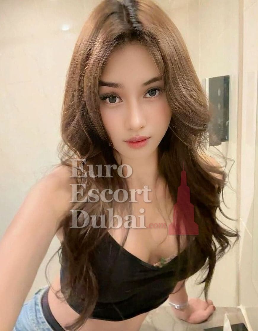 Yuni, 27, escort in Dubai — 167 cm, brown hair (photo 4 of 8)