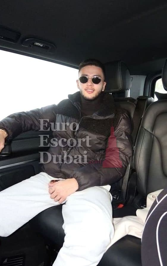 Gustavo, 22, escort in Sharjah — 180 cm, black hair (photo 4 of 10)