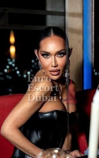 Yeji, 35, escort in Dubai — brown hair, Korean (photo 1 of 13)