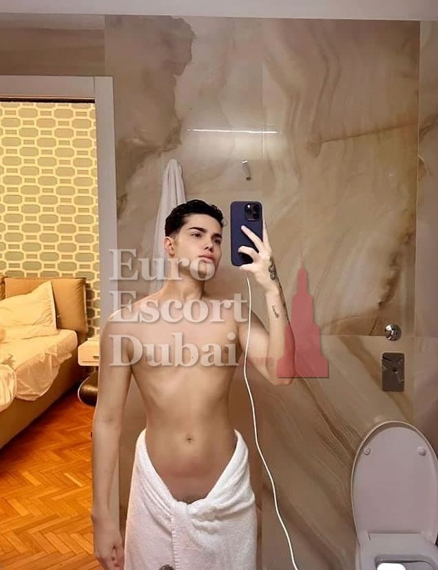 Bruno, 20, escort in Al Ain — 170 cm, black hair (photo 6 of 13)