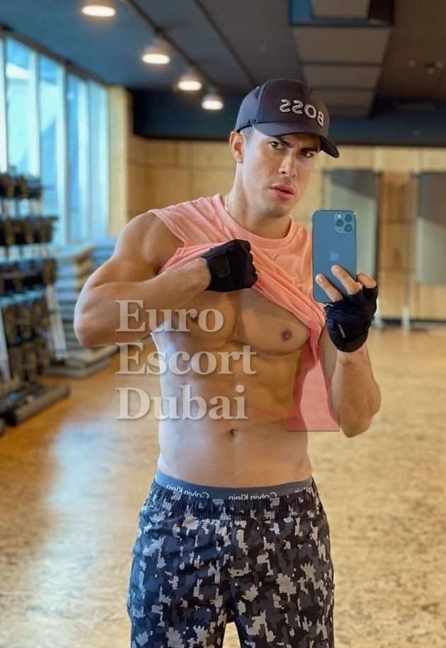 Adil, 26, escort in Dubai — 173 cm, black hair (photo 10 of 13)