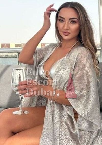 Simona, 28, escort in Dubai — blonde hair, Russian (photo 7 of 10)