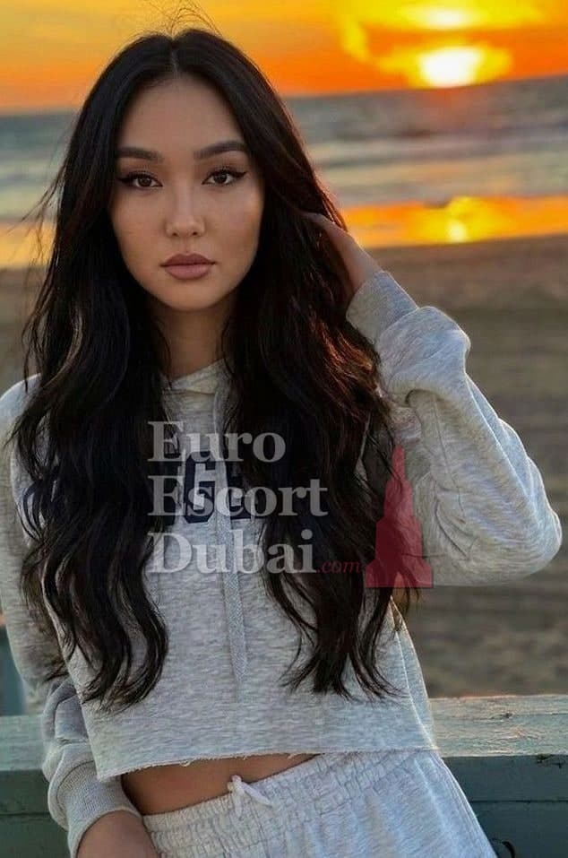 Zulfiya, 24, escort in Dubai — black hair, Kazakh (photo 10 of 13)