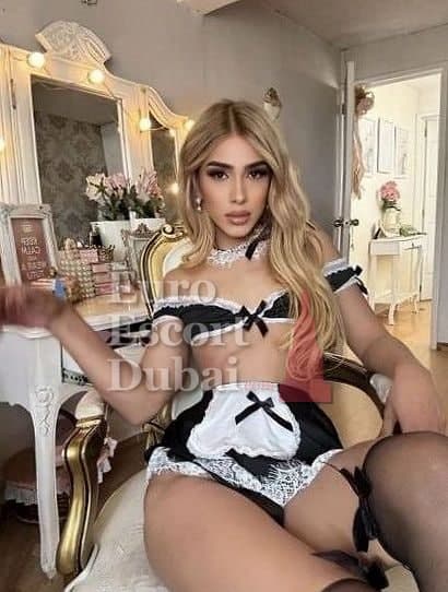 Paloma, 19, escort in Dubai — blonde hair, Brazilian (photo 1 of 9)