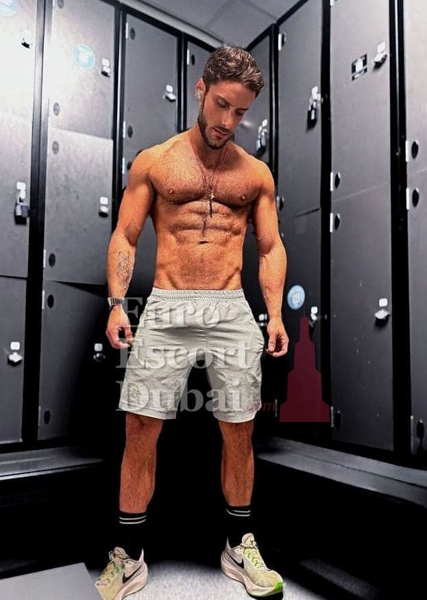 Nabil, 30, escort in Dubai — black hair, 175 cm (photo 9 of 10)
