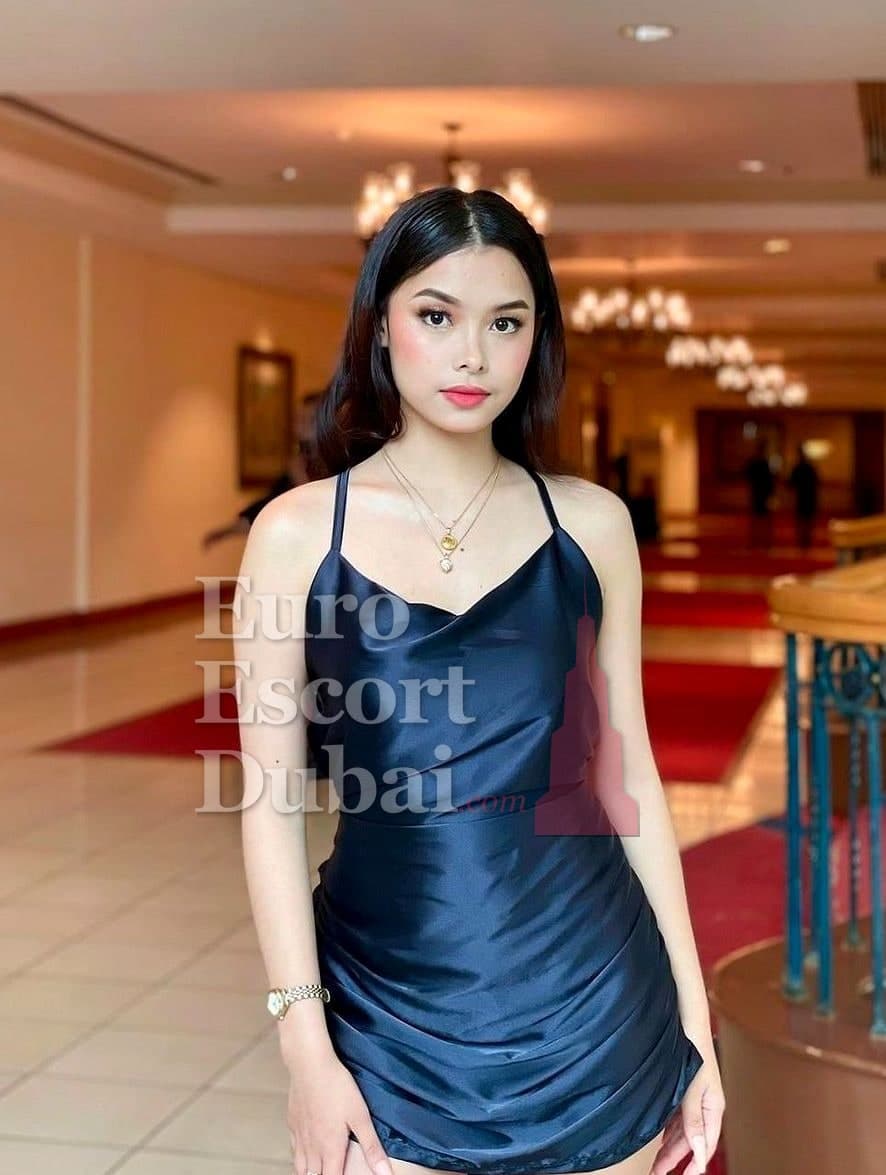 Almira, 23, escort in Dubai — black hair, Indonesian (photo 1 of 5)