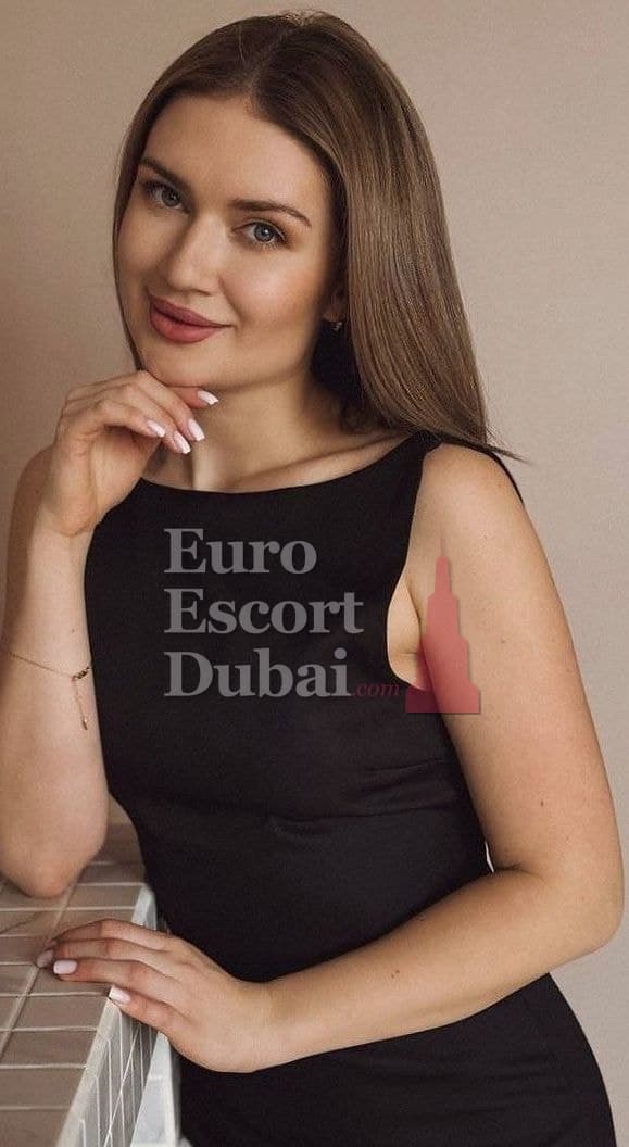 Ingrid, 29, escort in Dubai — 164 cm, brown hair (photo 2 of 13)