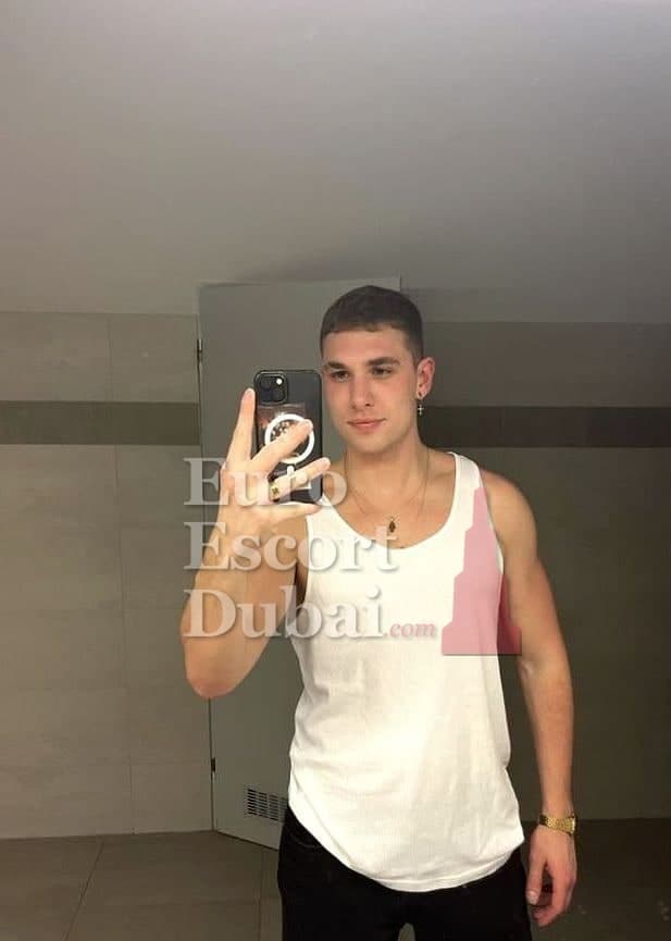 Hassan, 26, escort in Dubai — 188 cm, brown hair (photo 8 of 11)