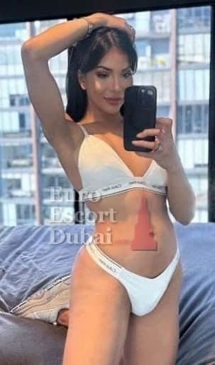 Emi, 30, escort in Dubai — black hair, Vietnamese (photo 1 of 13)