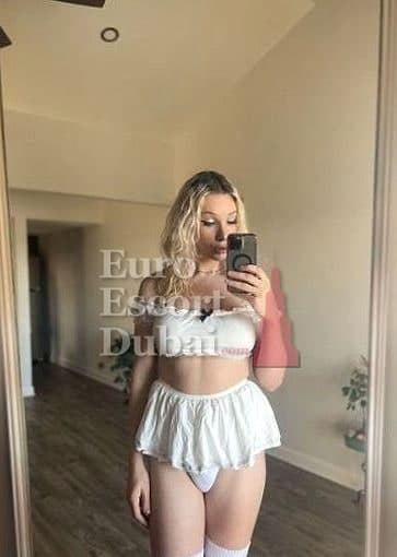 Esther, 28, escort in Dubai — British, 178 cm (photo 2 of 11)