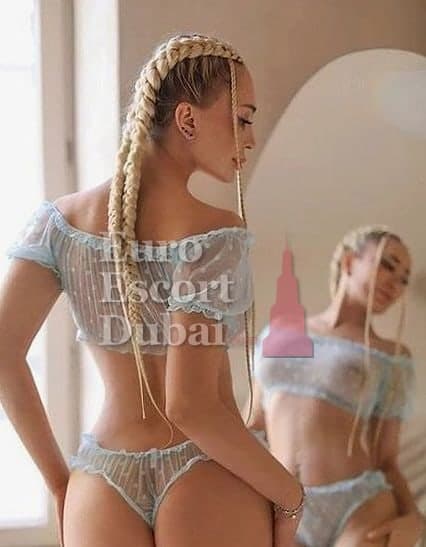 Genevieve, 25, escort in Abu Dhabi — blonde hair, German (photo 4 of 5)