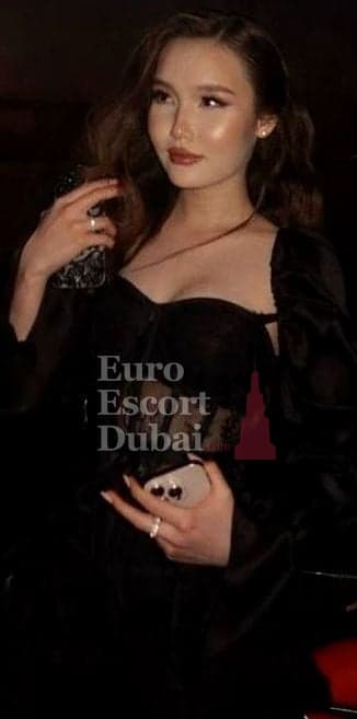 Munisa, 18, escort in Dubai — 167 cm, brown hair (photo 9 of 13)
