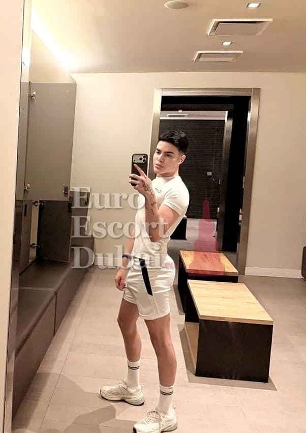 Bruno, 20, escort in Al Ain — 170 cm, black hair (photo 12 of 13)