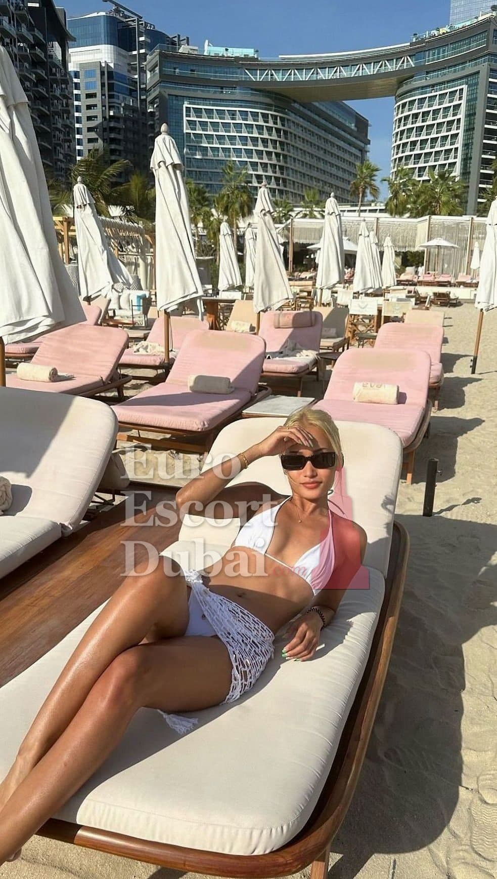 Corinne, 25, escort in Abu Dhabi — 170 cm, black hair (photo 2 of 10)