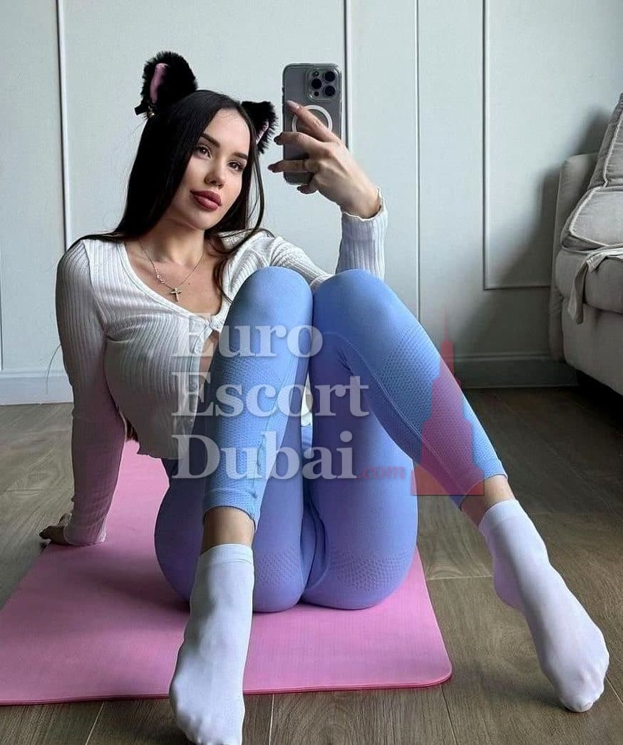 Alla, 25, escort in Dubai — 170 cm, brown hair (photo 4 of 9)