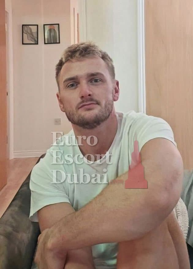 Remi, 32, escort in Sharjah — blonde hair, 180 cm (photo 3 of 11)
