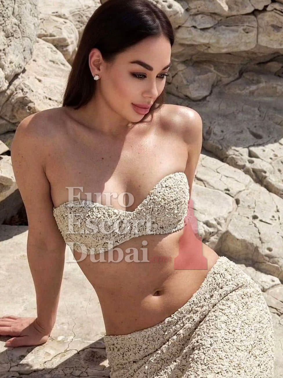 Zhanar, 29, escort in Dubai — 170 cm, black hair (photo 6 of 13)