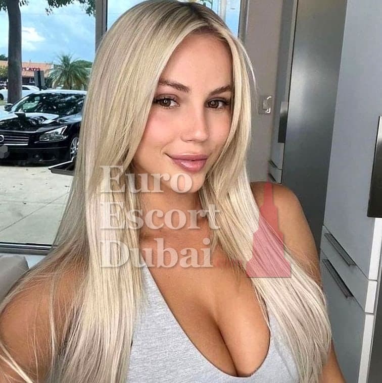 Olivia, 21, escort in Abu Dhabi — blonde hair, French (photo 1 of 6)
