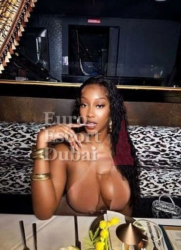Micaela, 26, escort in Abu Dhabi — 180 cm, brown hair (photo 12 of 13)