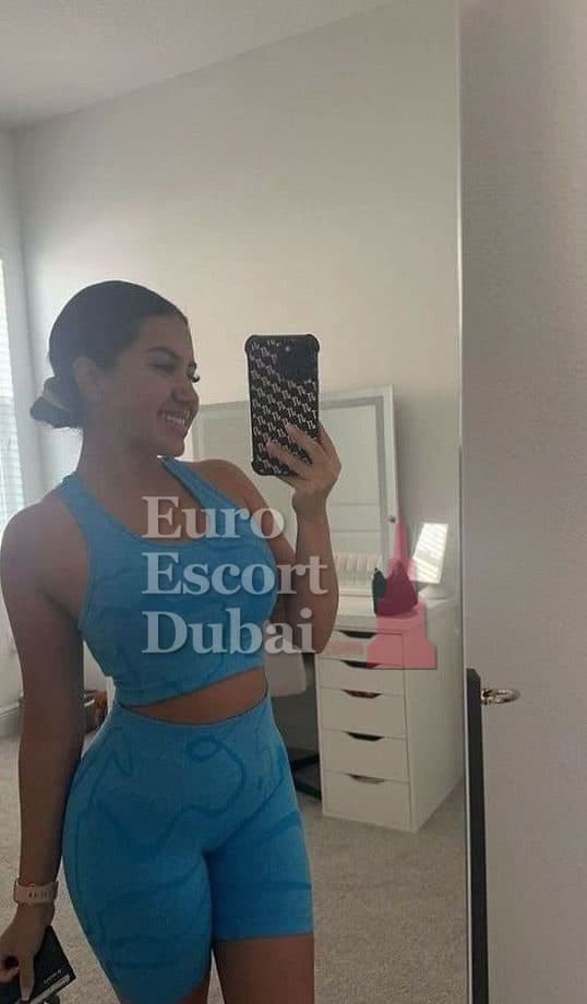 Zelie, 27, escort in Dubai — black hair, Greek (photo 4 of 5)