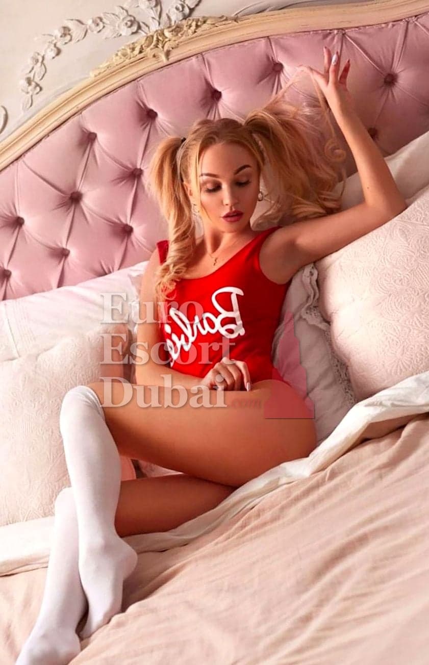 Alina, 31, escort in Abu Dhabi — blonde hair, Russian (photo 4 of 8)