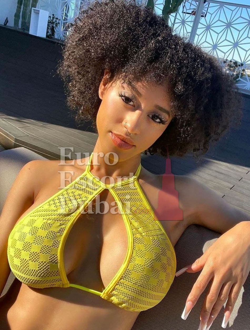 Sade, 26, escort in Dubai — black hair, 166 cm (photo 3 of 9)