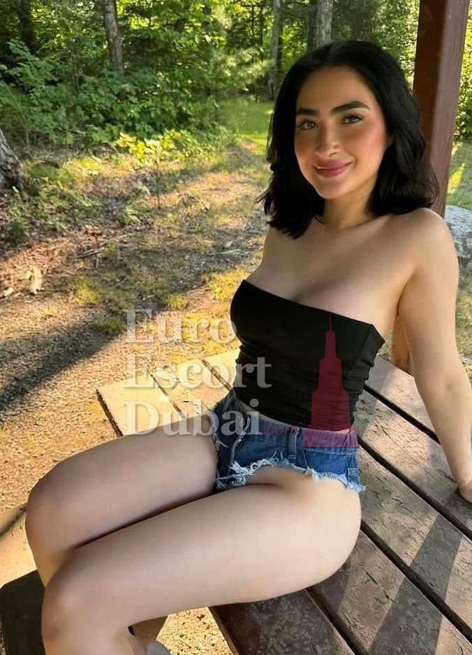 Rawan, 23, escort in Ras Al Khaimah — 173 cm, brown hair (photo 2 of 4)