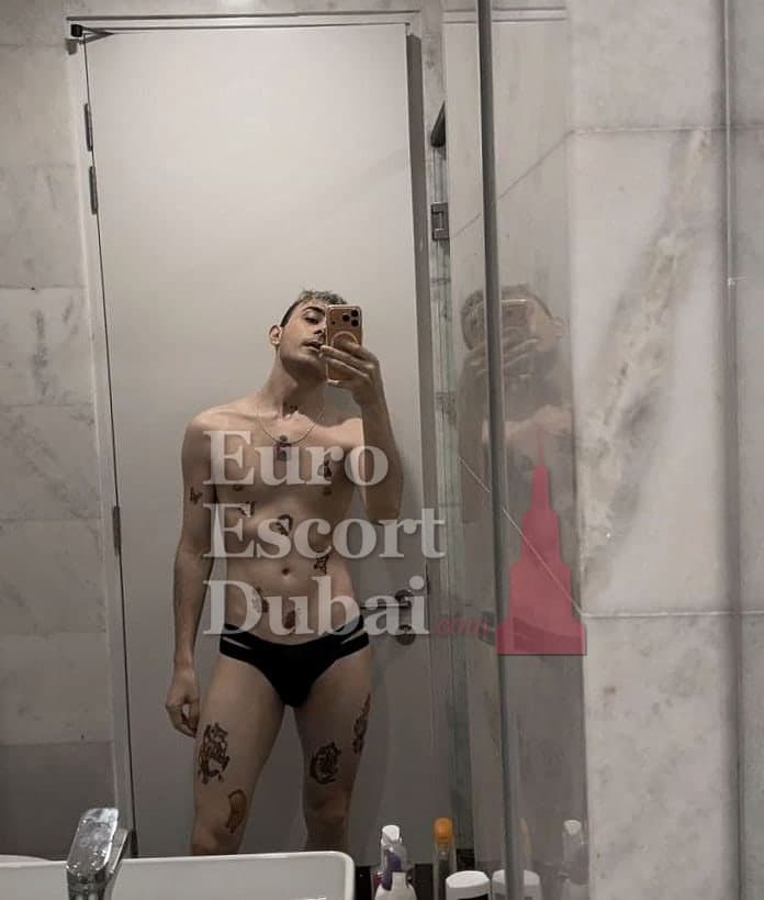 Oscar, 27, escort in Dubai — blonde hair, 180 cm (photo 3 of 8)