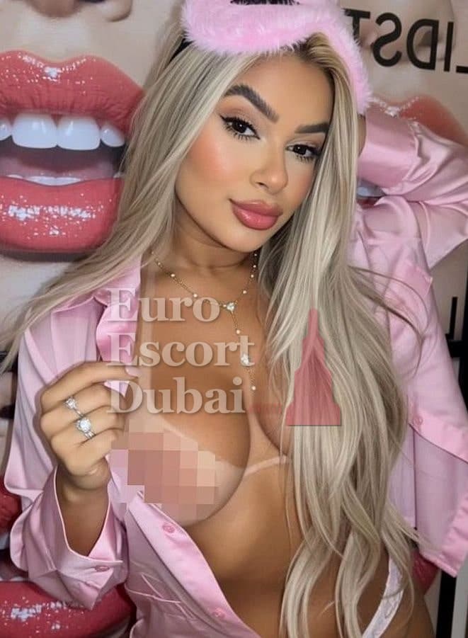 Esenia, 28, escort in Dubai — blonde hair, Irish (photo 1 of 7)